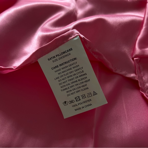2 x SILK SATIN PILLOWCASES BRAND NEW PINK from MERMADE HAIR - Picture 2 of 3